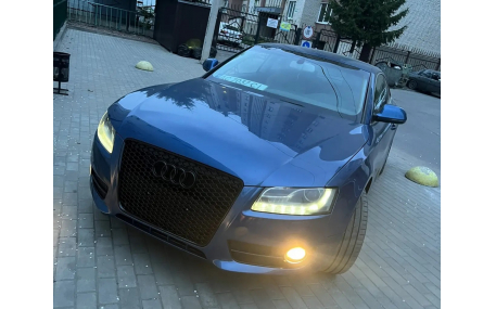 Решетка радиатора AUDI A5 2007-2011