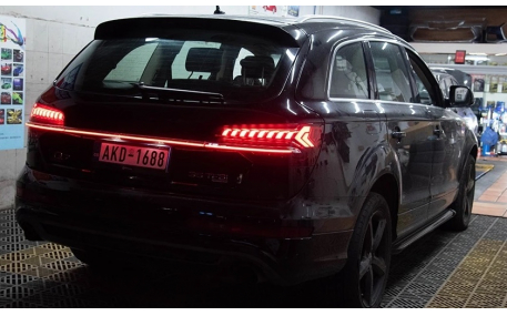 Фонари задние Audi Q7 2010-2015