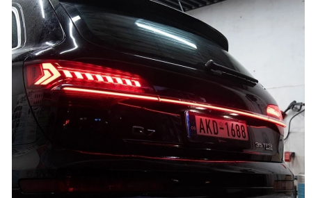 Фонари задние Audi Q7 2010-2015