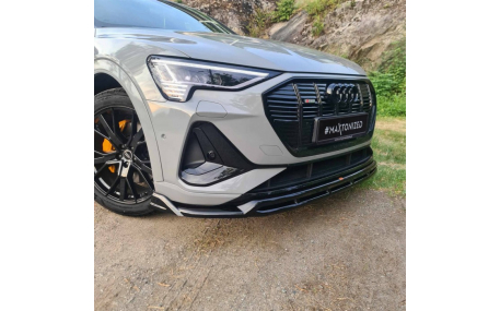 Накладка передняя Audi E-Tron