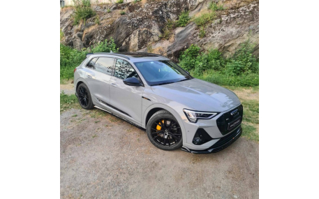 Накладка передняя Audi E-Tron