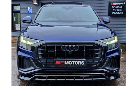 Накладка передняя Audi Q8 2018-2023