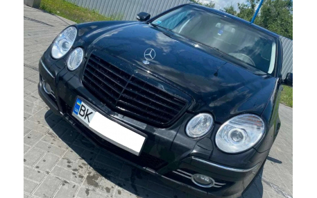 Решетка радиатора Mercedes E-class W211 2006-2009