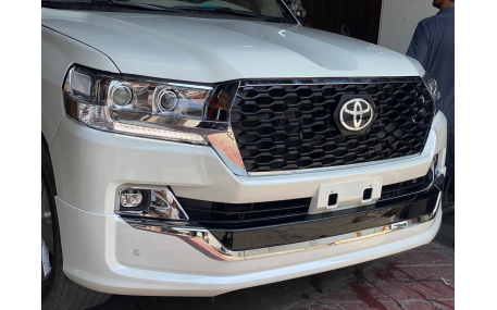 Решетка радиатора Toyota Land Cruiser 200
