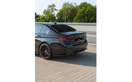 Накладка на заднее стекло BMW 5 G30