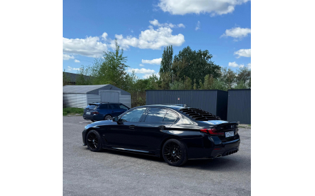 Накладка на заднее стекло BMW 5 G30