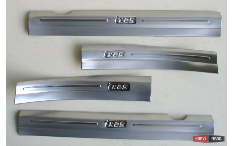 Накладки на пороги Hyundai Creta