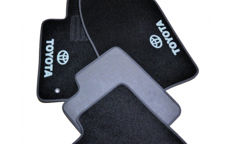 Коврики в салон Toyota Avensis