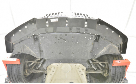 Накладка передняя BMW 7 (G70)