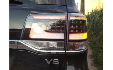 Фонари задние Toyota Land Cruiser 200