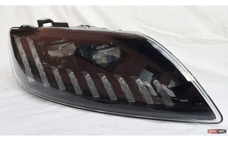 Фары передние Audi Q7 2010-2015