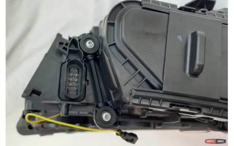 Фары передние Audi Q7 2006-2009