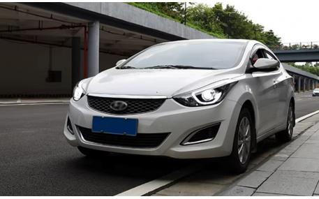 Фары передние HYUNDAI Elantra MD