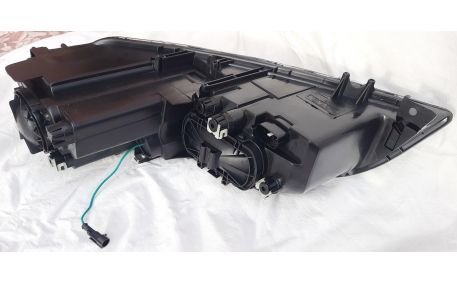 Фары передние Mazda 6