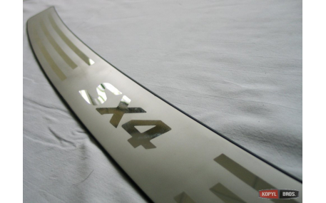 Накладка на задний бампер Suzuki SX4