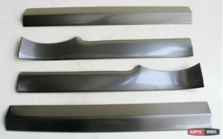 Накладки на пороги Skoda Rapid