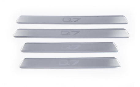 Накладки на пороги Audi Q7