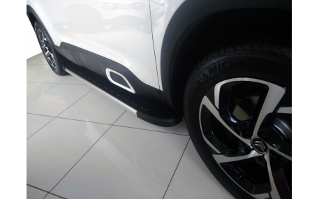 Подножки Peugeot 3008