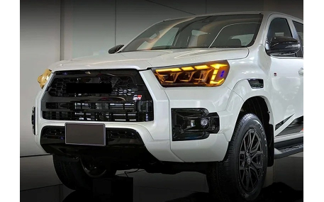Фары передние Toyota Hilux 2021-2024