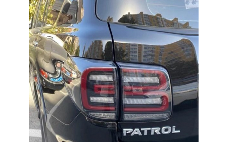 Фонари задние Nissan Patrol Y62