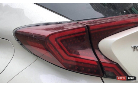 Фонари задние Toyota C-HR