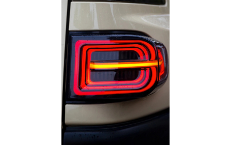 Фонари задние Toyota FJ Cruiser