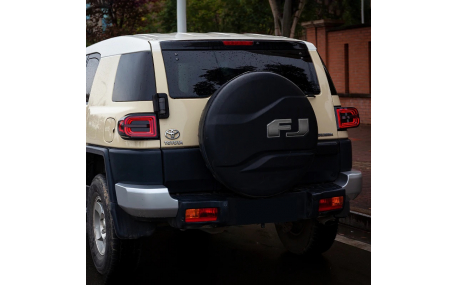 Фонари задние Toyota FJ Cruiser