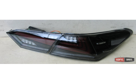 Фонари задние Toyota Camry V70