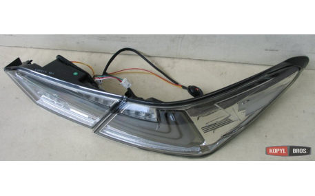 Фонари задние Toyota Camry V70