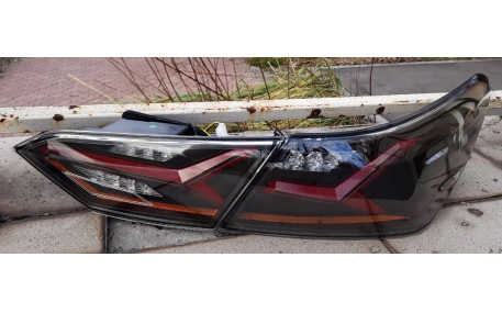 Фонари задние Toyota Camry V70
