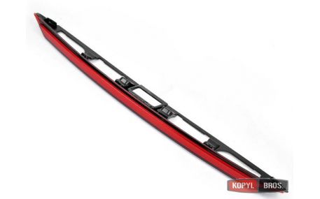 Диодная вставка между фонарями Toyota Camry V70