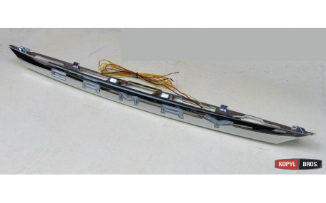 Диодная вставка между фонарями Toyota Camry V70