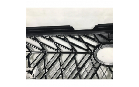 Решетка радиатора Toyota Land Cruiser 100 2003-2007