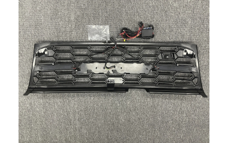 Решетка радиатора Toyota Land Cruiser 100 2003-2007