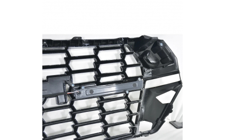 Решетка радиатора Toyota Land Cruiser 200