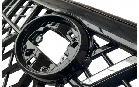 Решетка радиатора Toyota Land Cruiser 300