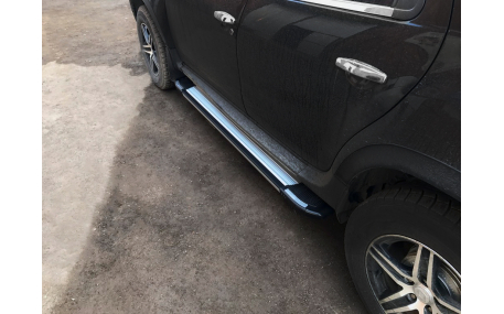 Подножки Renault Duster