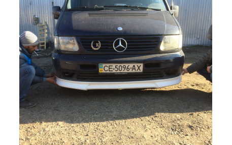 Накладка передняя Mercedes Vito W638