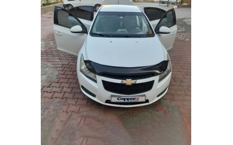 Дефлектор капота Chevrolet Cruze 