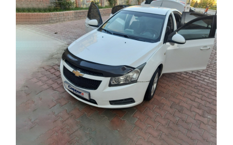 Дефлектор капота Chevrolet Cruze 