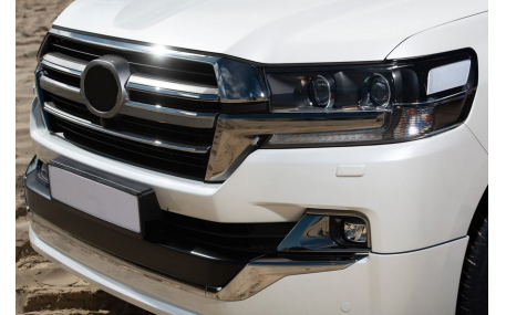 Решетка радиатора Toyota Land Cruiser 200