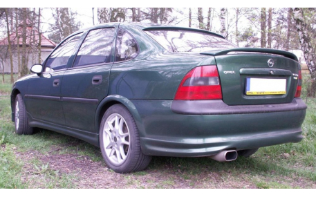 Накладка задняя Opel Vectra B