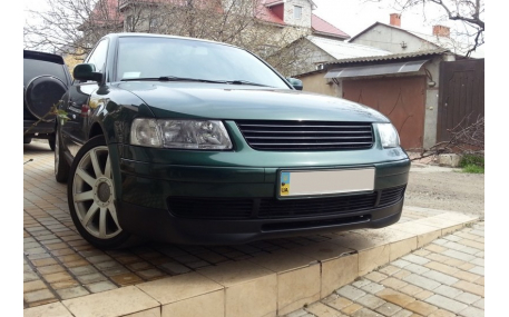 Накладка передняя Volkswagen Passat B5