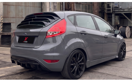 Накладка на заднее стекло Ford Fiesta