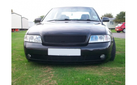 Решетка радиатора AUDI A4 B5