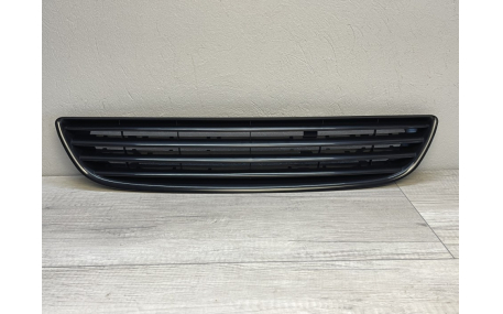 Решетка радиатора Opel Zafira A