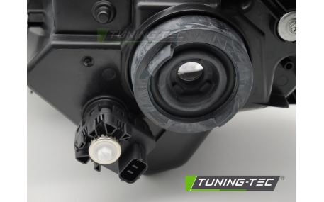 Фара передняя Mitsubishi L200 2015-2019