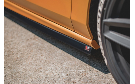 Накладки на пороги Ford Focus MK4