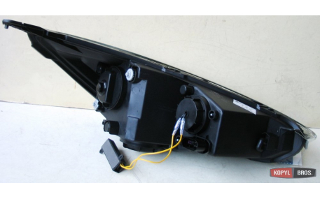 Фары передние Ford Focus MK3 2015-2018