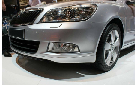 Накладка передняя Skoda Octavia A5 2008-2012
